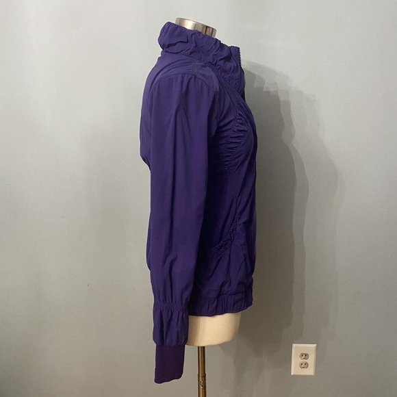 Lululemon Zip Jacket Ruching Thumb Hole Emblem Size 4 Purple - Picture 4 of 11